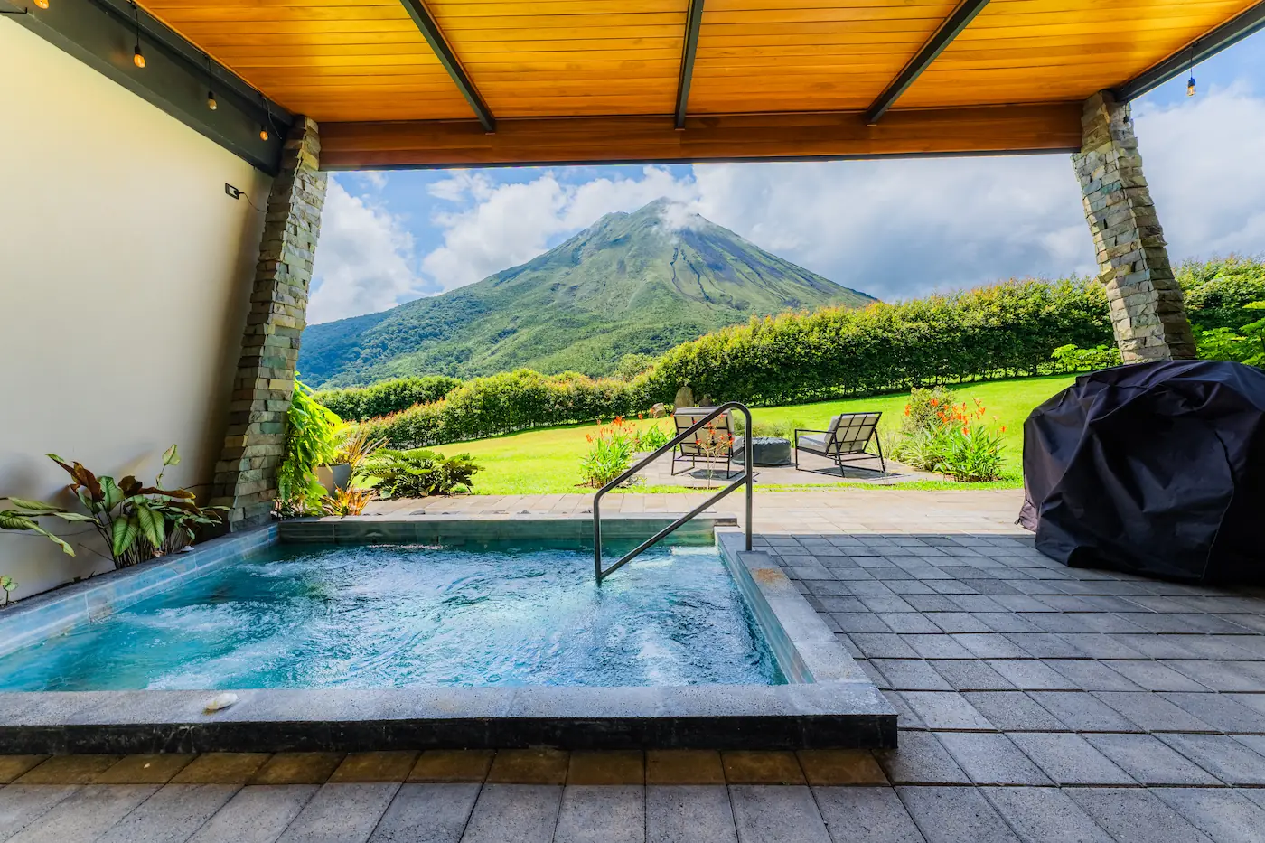 Villa Bromelia at Villas Jawara, luxury villa in La Fortuna with Arenal Volcano view